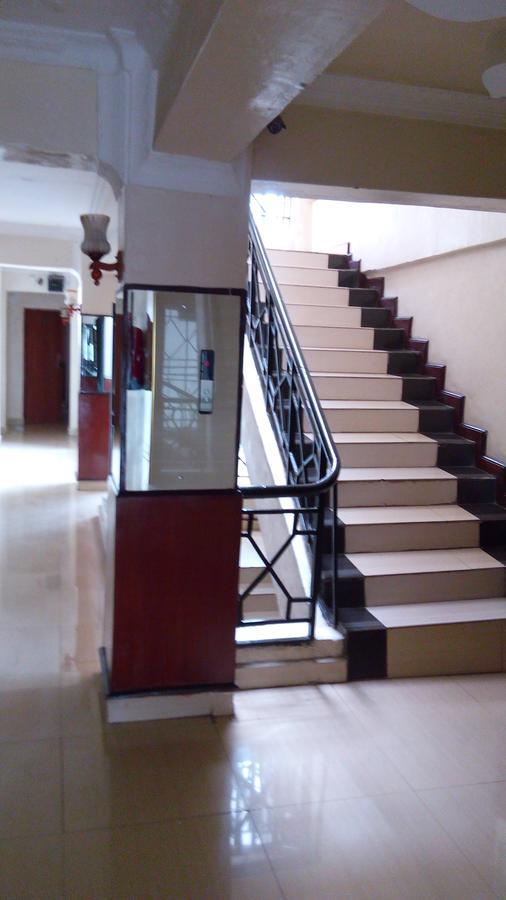 Royal Palm Hotel And Suites Nakuru Eksteriør bilde