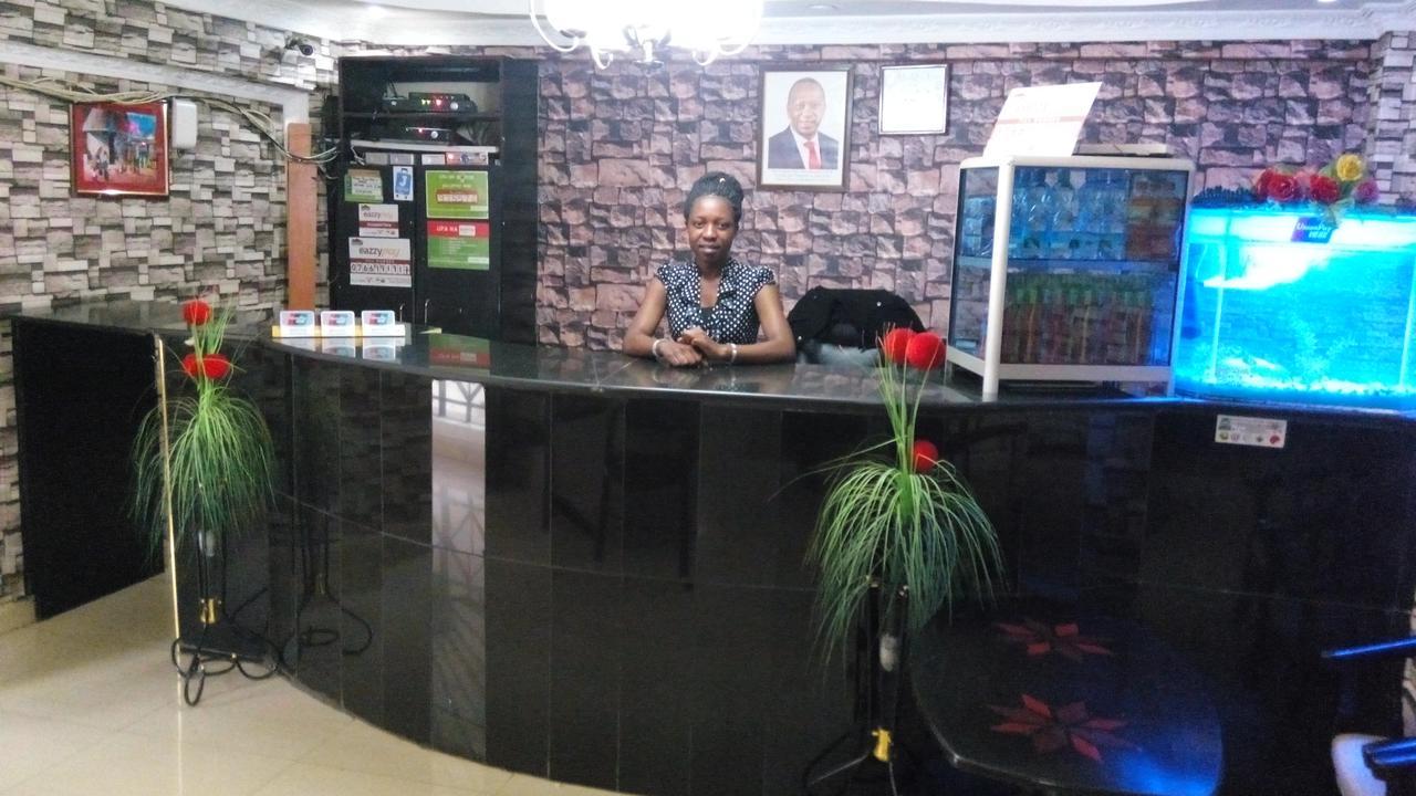 Royal Palm Hotel And Suites Nakuru Eksteriør bilde